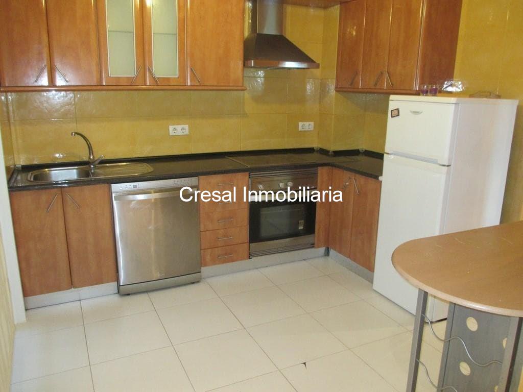 Foto 4 BONITO PISO, 4HABITACIONES, DOS BAÑOS, SALON CON BALCON, COCINA, CALEFACCION, GARAJE Y TRASTERO