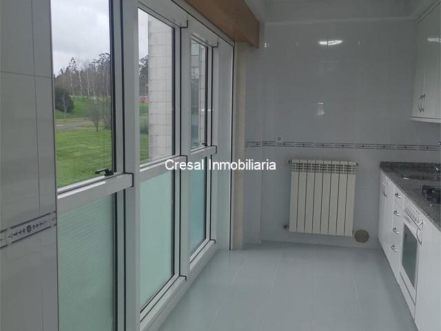 BONITO PISO, EXTERIOR, LUMINOSO, SOLEADO, 3HABITACIONES, 2 BAÑOS, SALON CON GRAN VENTANAL, COCINA, P - Santiago de Compostela