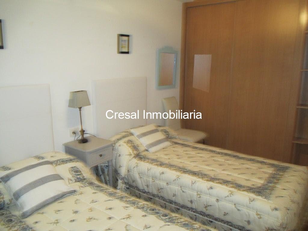 Foto 6 SE ALQUILA, BONITO PISO, 3 HAB. EN MILLADOIRO, CON  GARAJE, TRASTERO, CALEF. EXTERIOR
